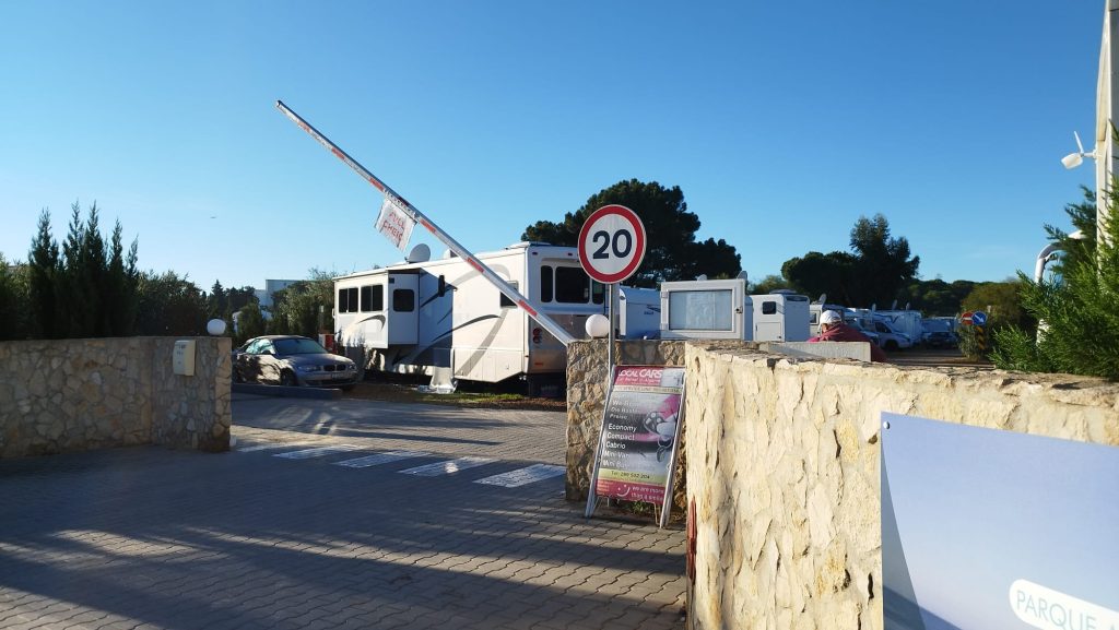 Recepção - Parque Autocaravanas das Açoteias
